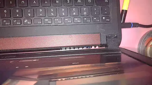atlwebbie75 online show from 10/03/25, 01:34