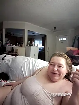 atlwebbie75 online show from 10/22/25, 12:04