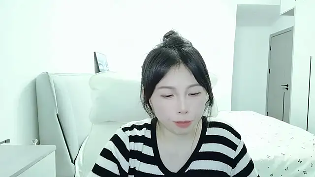 Sunset glow online show from 11/18/25, 03:48