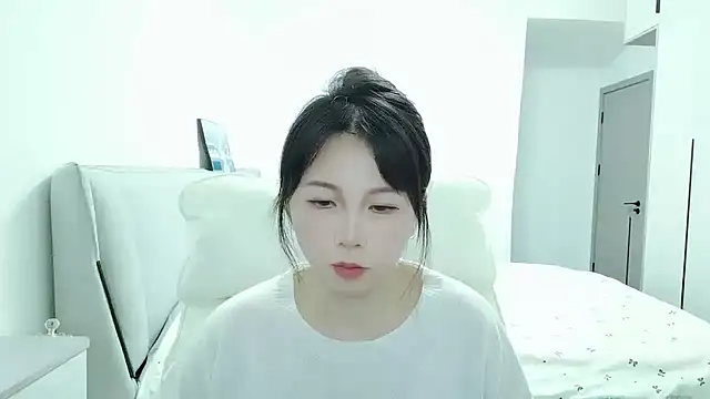 Sunset glow online show from 11/06/25, 02:59