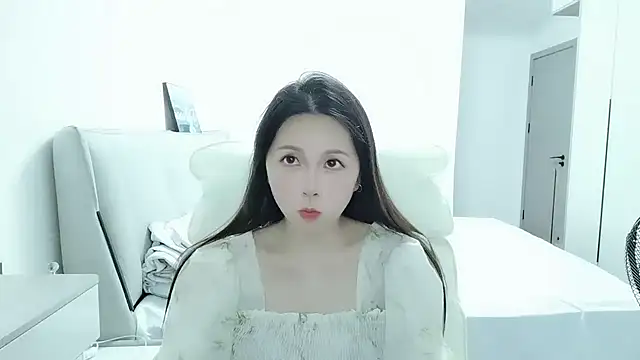 Snapshot of Sunset_glow chatting on 06/19/26, 03:29 Sunset glow online show from 06/19/26, 03:29