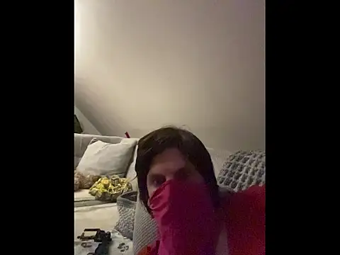 petuletra online show from 11/19/25, 11:49