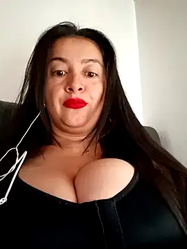 Snapshot of Cherry_1992 chatting on 05/06/26, 11:36 Cherry 1992 online show from 05/06/26, 11:36