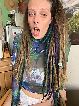 MenaDreadfull online show from 10/02/25, 08:50