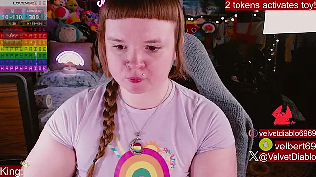 Snapshot of VelvetDiablo chatting on 06/11/26, 12:32 VelvetDiablo online show from 06/11/26, 12:32