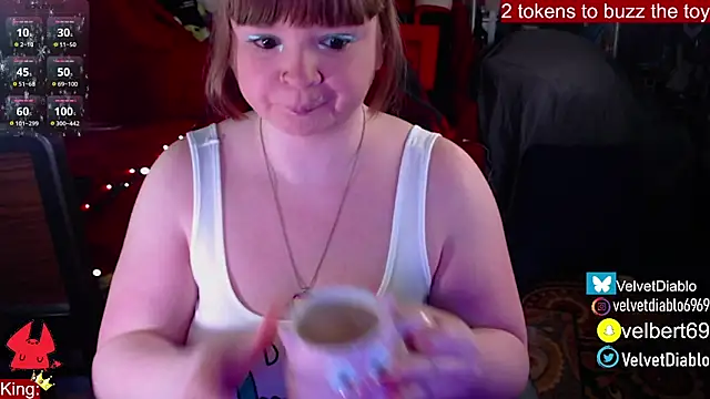 Snapshot of VelvetDiablo chatting on 01/29/25, 12:54 VelvetDiablo online show from 01/29/25, 12:54
