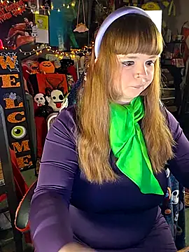 Snapshot of VelvetDiablo chatting on 10/04/25, 12:12 VelvetDiablo online show from 10/04/25, 12:12
