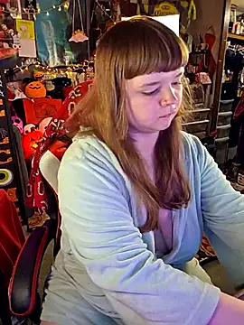 Snapshot of VelvetDiablo chatting on 10/11/25, 12:00 VelvetDiablo online show from 10/11/25, 12:00