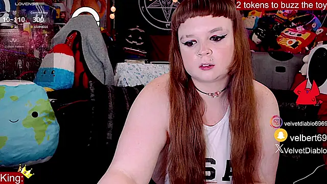 Snapshot of VelvetDiablo chatting on 07/04/26, 12:28 VelvetDiablo online show from 07/04/26, 12:28