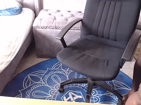 ebonybbwcouples online show from 10/29/25, 12:37