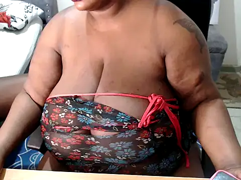 ebonybbwcouples online show from 11/13/25, 04:22