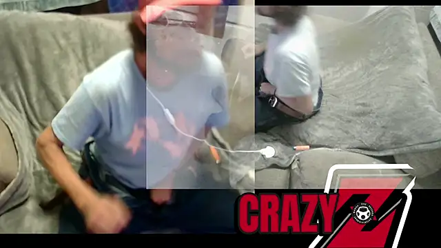 Snapshot of crazyzac chatting on 10/11/25, 10:27 crazyzac online show from 10/11/25, 10:27