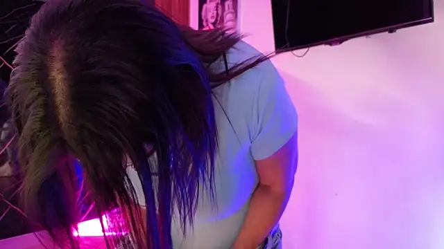 crisstal miler online show from 04/03/26, 03:02