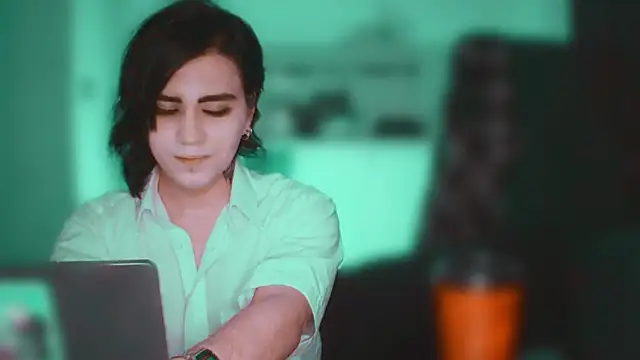 sademobeer online show from 04/10/26, 06:04