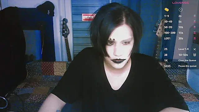 Snapshot of sademobeer chatting on 06/19/26, 02:39 sademobeer online show from 06/19/26, 02:39