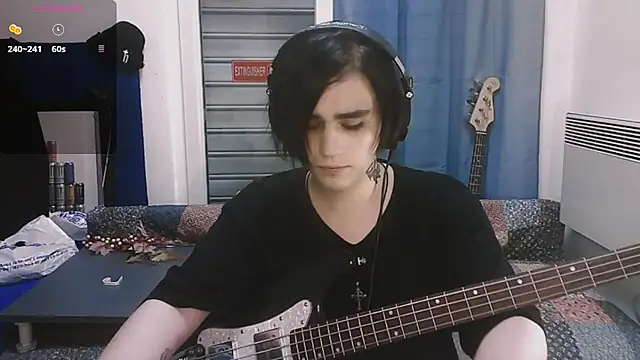 Snapshot of sademobeer chatting on 06/26/26, 10:04 sademobeer online show from 06/26/26, 10:04