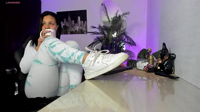 Amaia Bushida online show from 11/11/25, 02:28