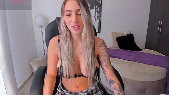 StacyConner online show from 02/14/25, 06:40