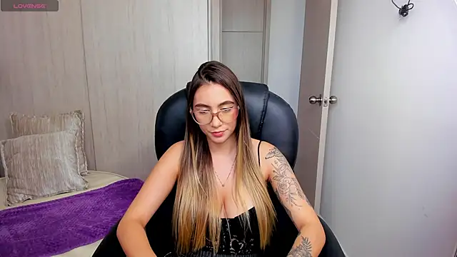 StacyConner online show from 10/28/25, 08:19