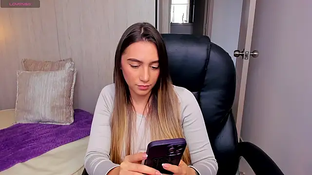 StacyConner online show from 11/13/25, 08:24