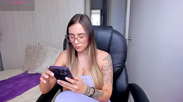 StacyConner online show from 09/19/25, 08:13