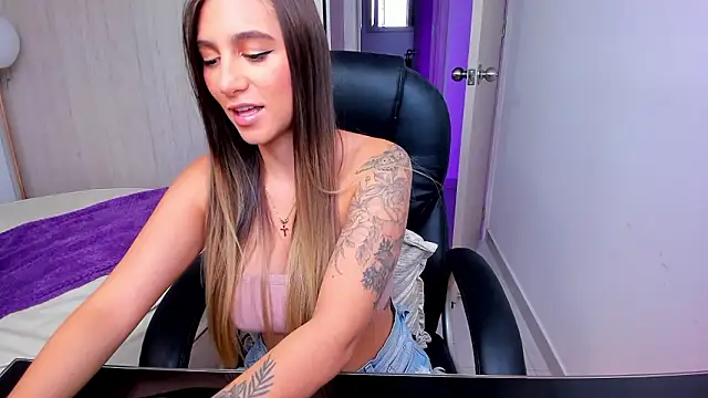 StacyConner online show from 03/18/26, 09:04