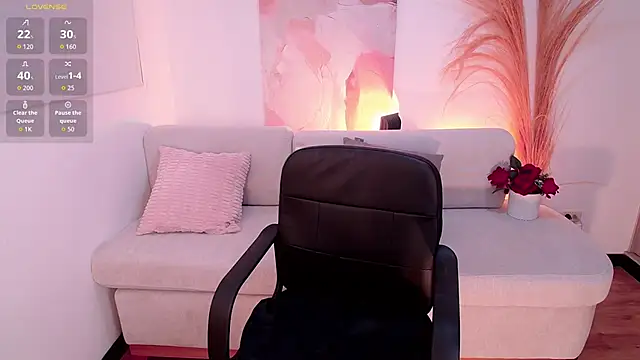 VictoriaLeia online show from 10/12/25, 11:28