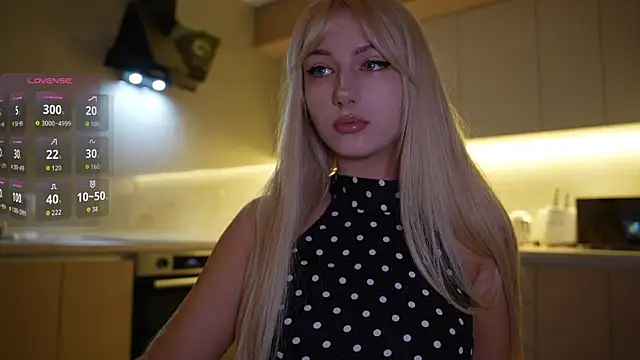 CatchMe1 online show from 11/01/25, 06:46