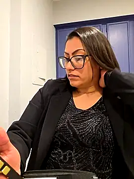 Snapshot of Nikkierosee chatting on 01/06/26, 12:14 Nikkierosee online show from 01/06/26, 12:14