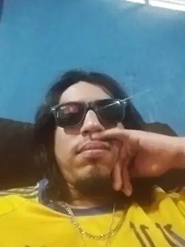 AlexAlejandro13 online show from 04/15/26, 10:32