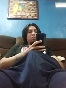 AlexAlejandro13 online show from 05/04/26, 12:25