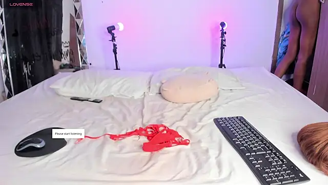 AgathaFoxx online show from 02/03/26, 05:51