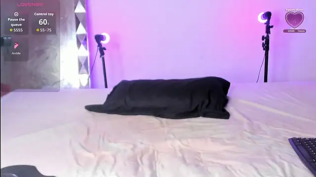 AgathaFoxx online show from 10/28/25, 02:56