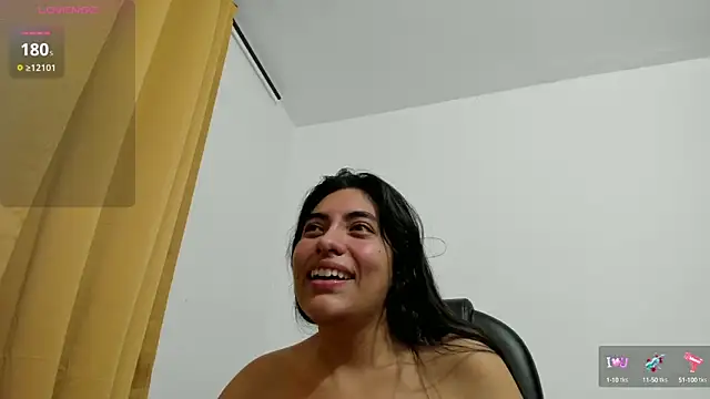 Snapshot of emilysex_118 chatting on 10/11/25, 12:22 emilysex 118 online show from 10/11/25, 12:22