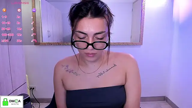Snapshot of EricaVanderhill chatting on 05/16/26, 11:48 EricaVanderhill online show from 05/16/26, 11:48