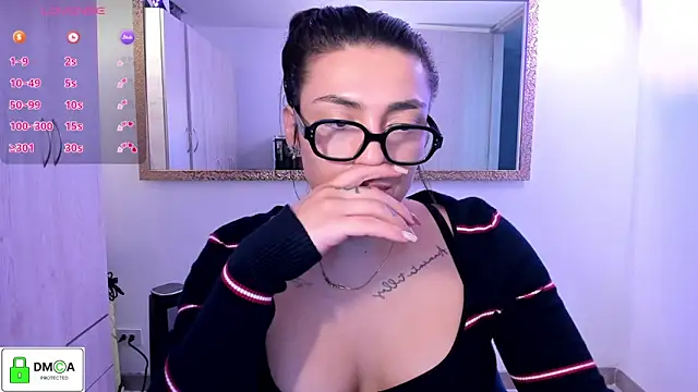 Snapshot of EricaVanderhill chatting on 06/14/26, 10:22 EricaVanderhill online show from 06/14/26, 10:22