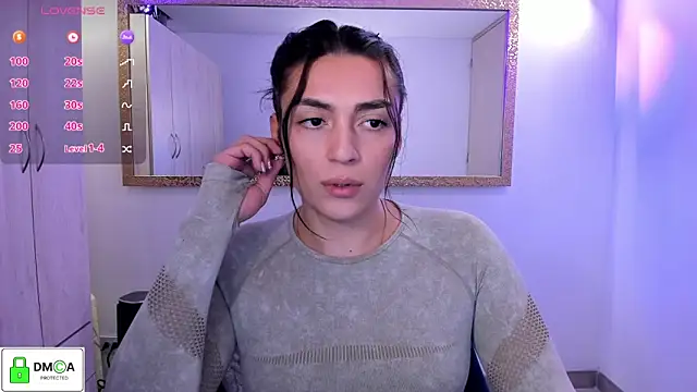 Snapshot of EricaVanderhill chatting on 05/21/26, 12:19 EricaVanderhill online show from 05/21/26, 12:19