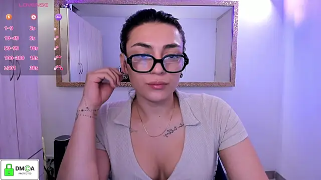 Snapshot of EricaVanderhill chatting on 05/19/26, 11:23 EricaVanderhill online show from 05/19/26, 11:23