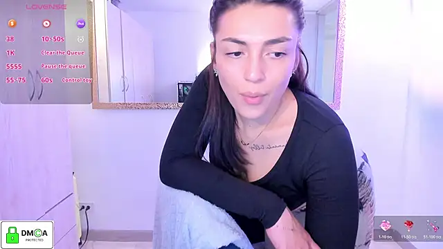 Snapshot of EricaVanderhill chatting on 06/20/26, 10:59 EricaVanderhill online show from 06/20/26, 10:59