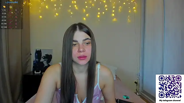 Snapshot of Bella_Foryou chatting on 03/12/25, 01:14 Bella Foryou online show from 03/12/25, 01:14