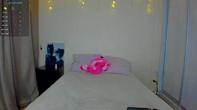 Snapshot of Bella_Foryou chatting on 02/21/25, 12:38 Bella Foryou online show from 02/21/25, 12:38