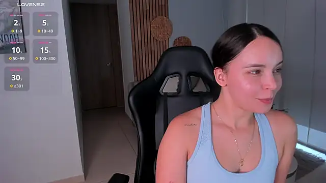 AnnieHallX online show from 11/08/25, 07:06