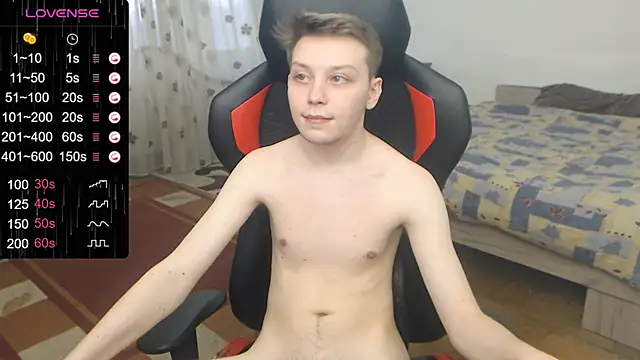 Snapshot of hugkydo chatting on 12/19/24, 02:13 hugkydo online show from 12/19/24, 02:13