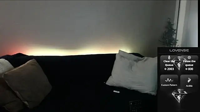 Snapshot of MaxRouger chatting on 12/01/25, 10:43 MaxRouger online show from 12/01/25, 10:43