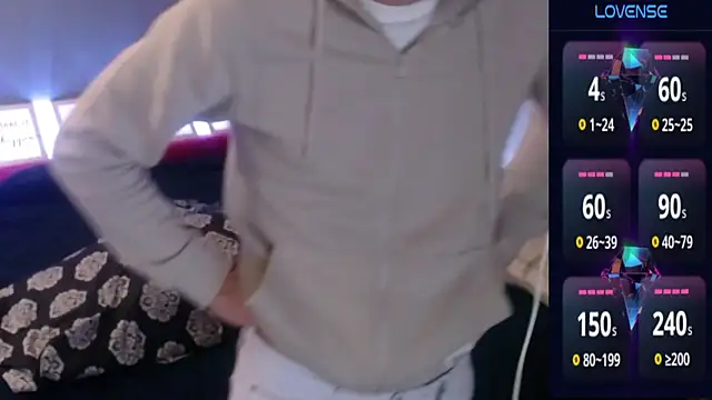 Snapshot of MaxRouger chatting on 09/26/25, 07:15 MaxRouger online show from 09/26/25, 07:15