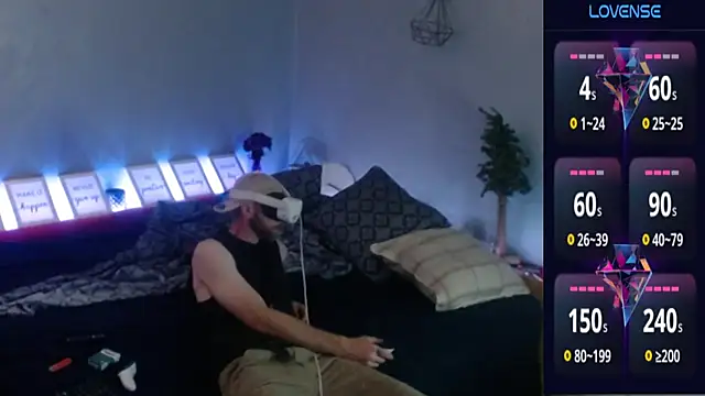 Snapshot of MaxRouger chatting on 09/24/25, 08:04 MaxRouger online show from 09/24/25, 08:04