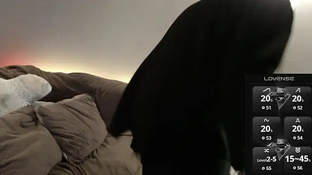 Snapshot of MaxRouger chatting on 12/05/25, 06:45 MaxRouger online show from 12/05/25, 06:45