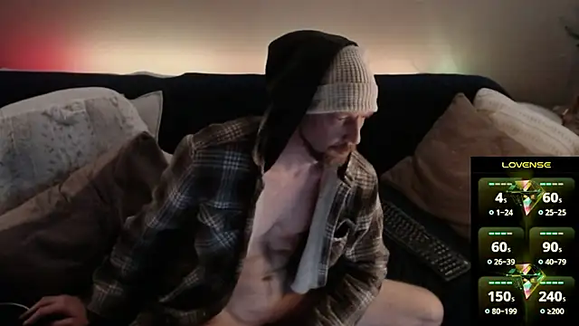 Snapshot of MaxRouger chatting on 12/15/25, 08:20 MaxRouger online show from 12/15/25, 08:20