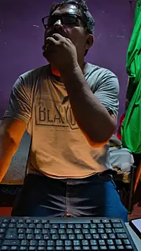 Snapshot of yandyaa chatting on 04/12/26, 03:32 yandyaa online show from 04/12/26, 03:32