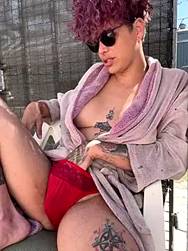 Snapshot of Alicbranca chatting on 09/22/25, 02:23 Alicbranca online show from 09/22/25, 02:23